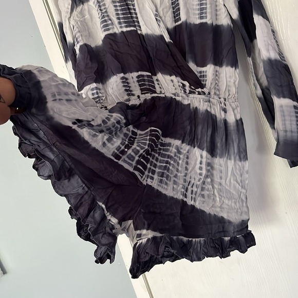 Entro Monochrome Tie-Dye Romper (Large) - Picture 6 of 7